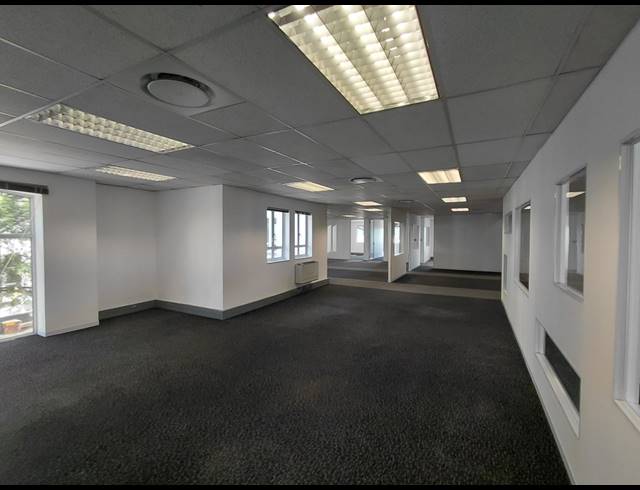1,101M² OFFICE TO LET IN BRYANSTON